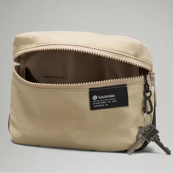 NWT Lululemon Athletica Clean Lines Belt Bag 2L in Trench - Picture 2 of 6